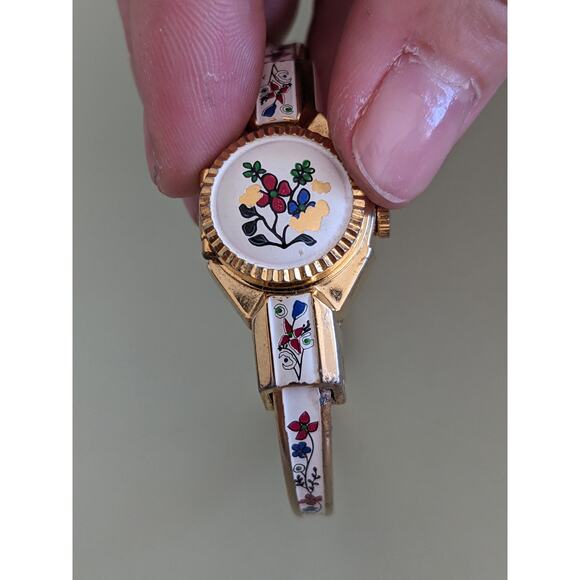 FLAW BROKEN Vintage Lugano Gold Tone Bangle Peekaboo Watch Flower Enamel